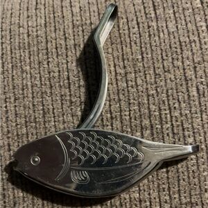 ‼️SOLD‼️Vintage Stainless Steel Fish Shaped Lemon Squeezer🍋